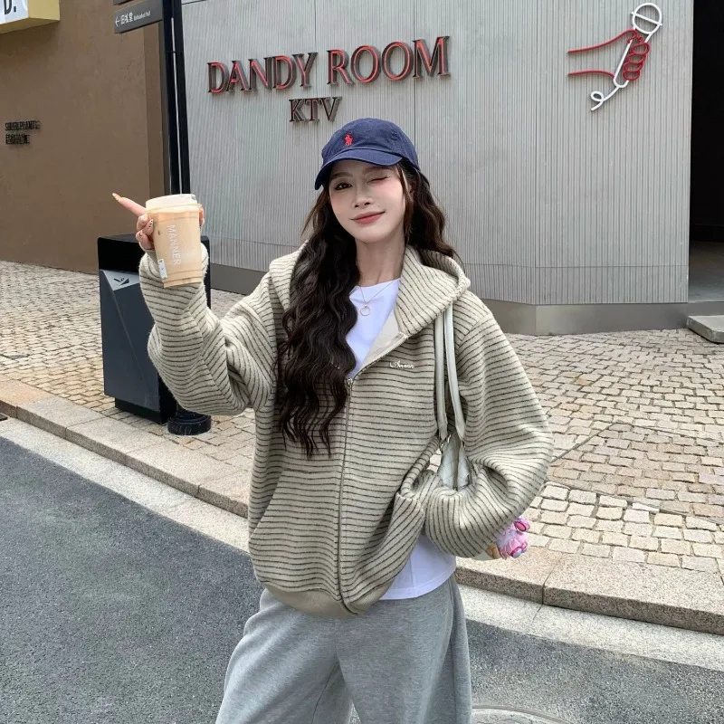 

Свободный полосатый кардиган в американском стиле ретро, толстовка с капюшоном, женская осенняя новая повседневная куртка с длинными рукавами, топ