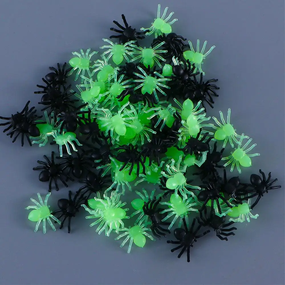 

100PCS/lot Halloween Mini Plastic Black Luminous Spider Joking Birthday Toys DIY Decoration DIY Party Decorative Props