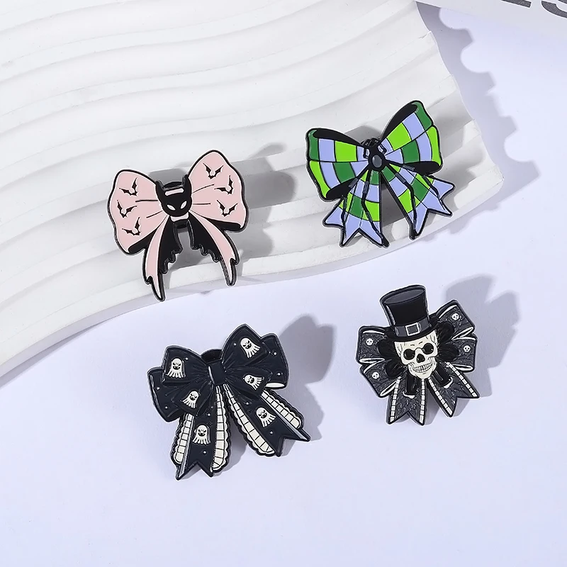 Punk Skull Bat Bowknot Brooch Enamel Pins Terrifying Skeleton Spider Bowknot Brooches Backpack Lapel Badge Halloween Jewelry Pin