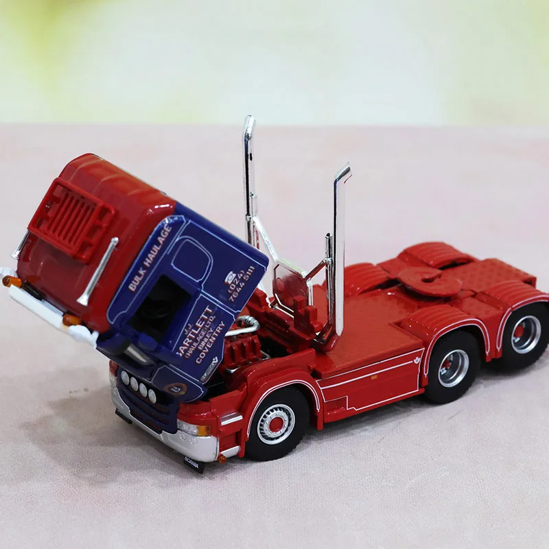 Revive 1:64 Truck trailer alloy model car Pendant