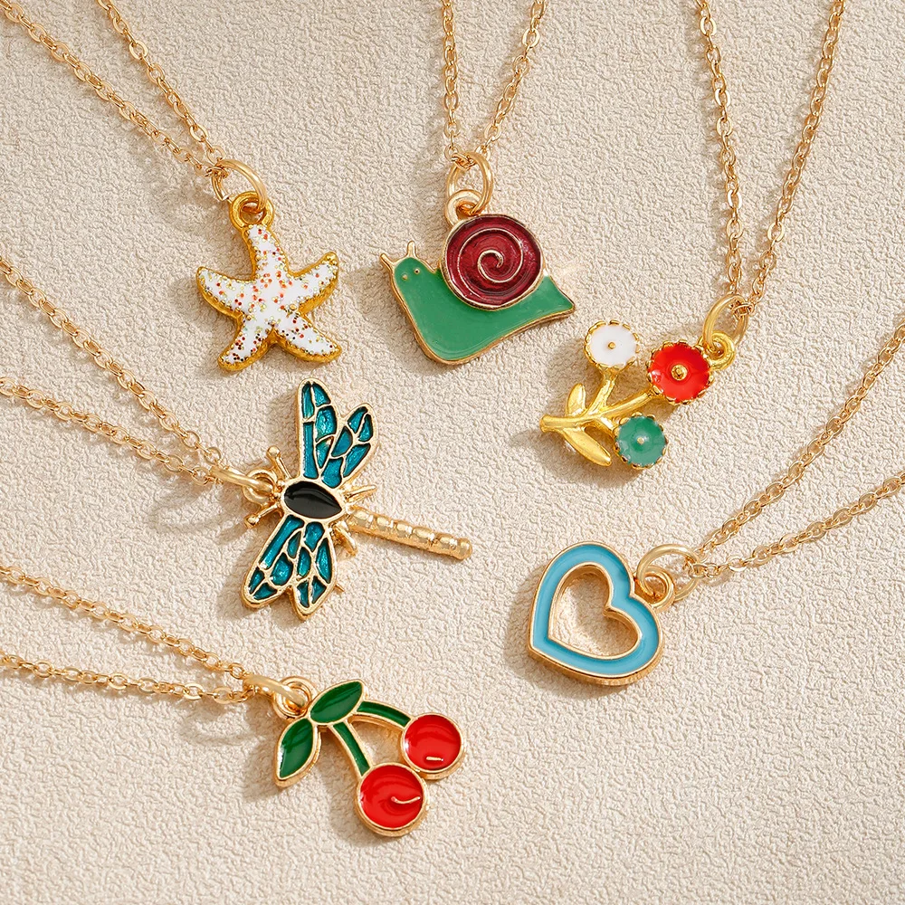 

Cartoon children's necklace, heart-shaped cherry necklace, personalized alloy oil drip dopamine necklace