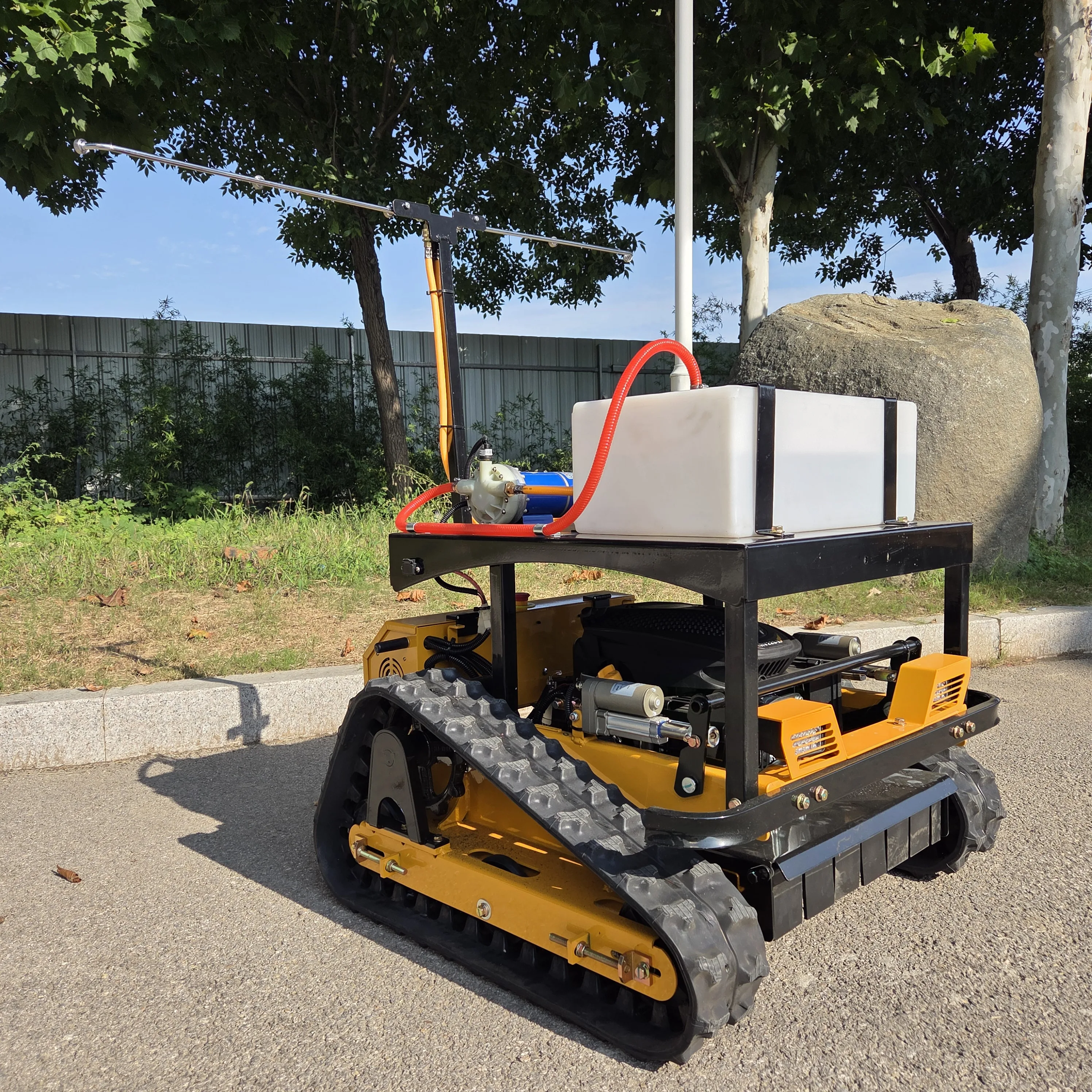 Intelligent Remote Control Sprayer, 2 in 1 Sprayer, Water Tank, Capacity for Orchard, Agriculture, 30l-60l, Hot Selling