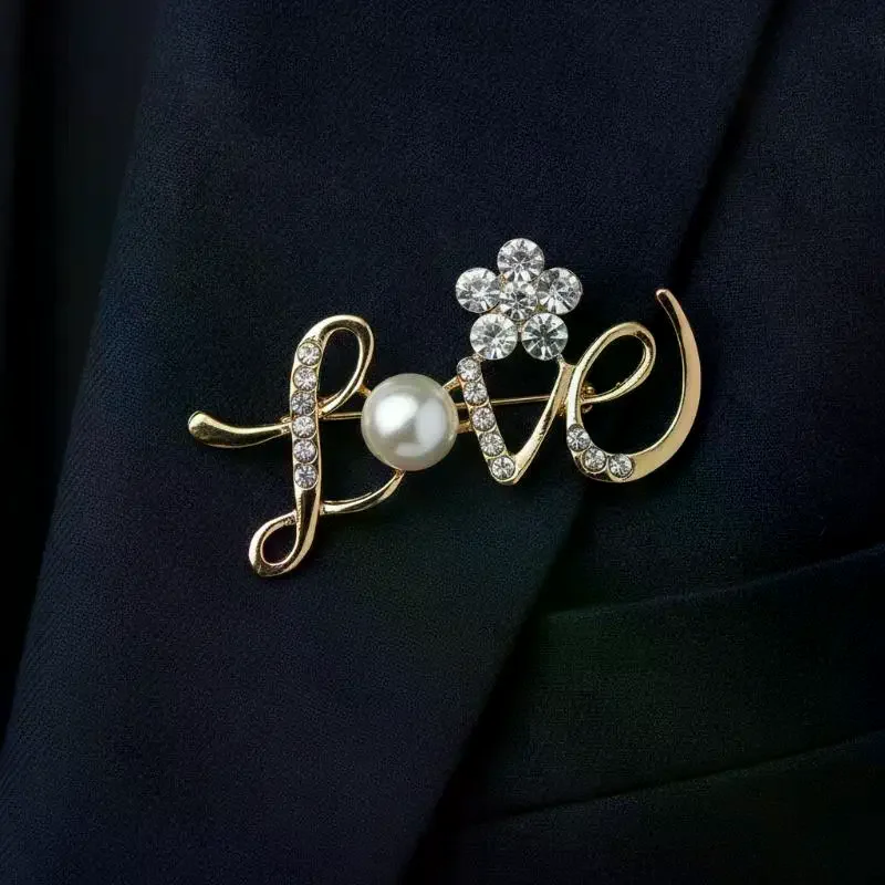 Sparkly Pearl Love Letter Brooch Rhinestone Crystal Lapel Pin for Women Suitable for Coat Scarf Hat Decoration