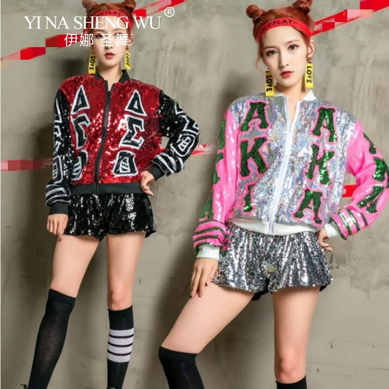 

Новые костюмы для джазовых танцев для взрослых и женщин, хип-хоп, уличные танцы, сценические костюмы с блестками, бейсбольная форма с длинными рукавами и буквами