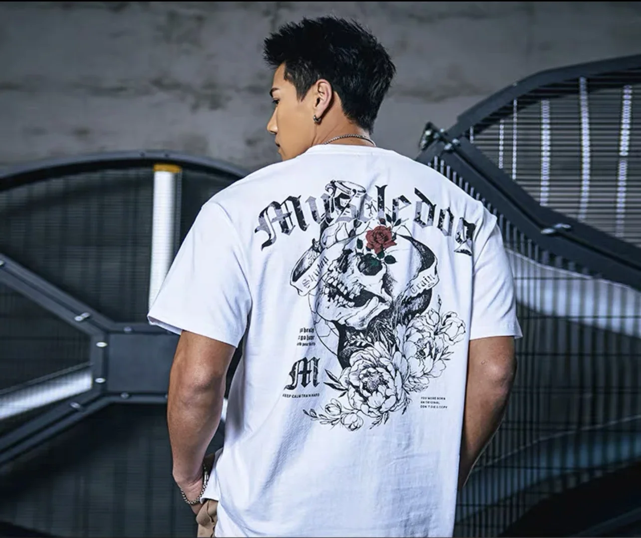 

Новинка 2025 года, новинка 2021 года, летняя американская свободная спортивная футболка со скелетом Rose Tide для фитнеса и тренировок с коротким рукавом