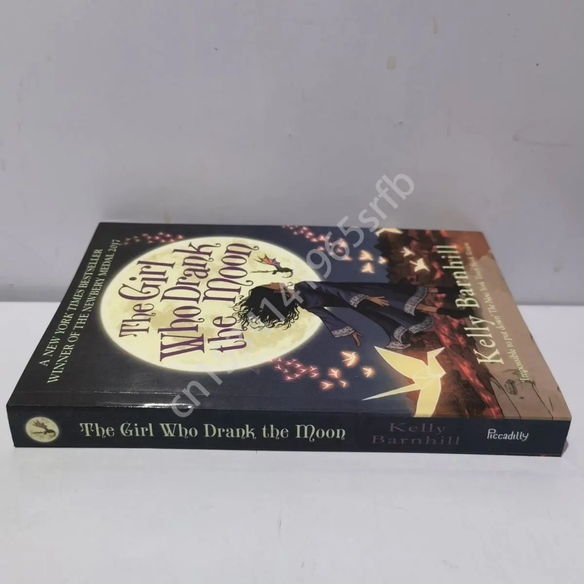 The Girl Who Drank The Moon English Original English Book Extracurricular Reading  Magic Fantasy Novel