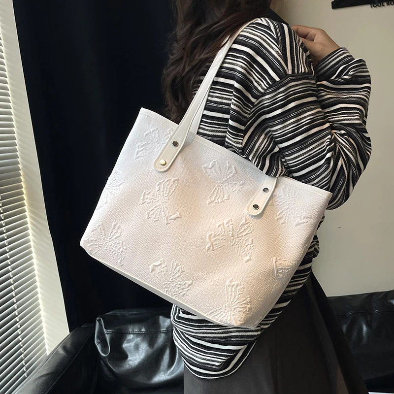 

Women Leather Luxury Fashion Designer Shoulder Tote Bag Elegant Crossbody Handbag For Everyday Stylish Dressing