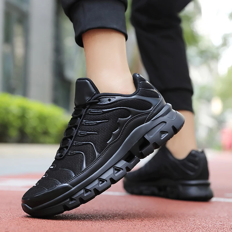 men shoes casual sneakers2024New models Breathable mesh surface running shoes Fashion trends tennis black Large size Non leather