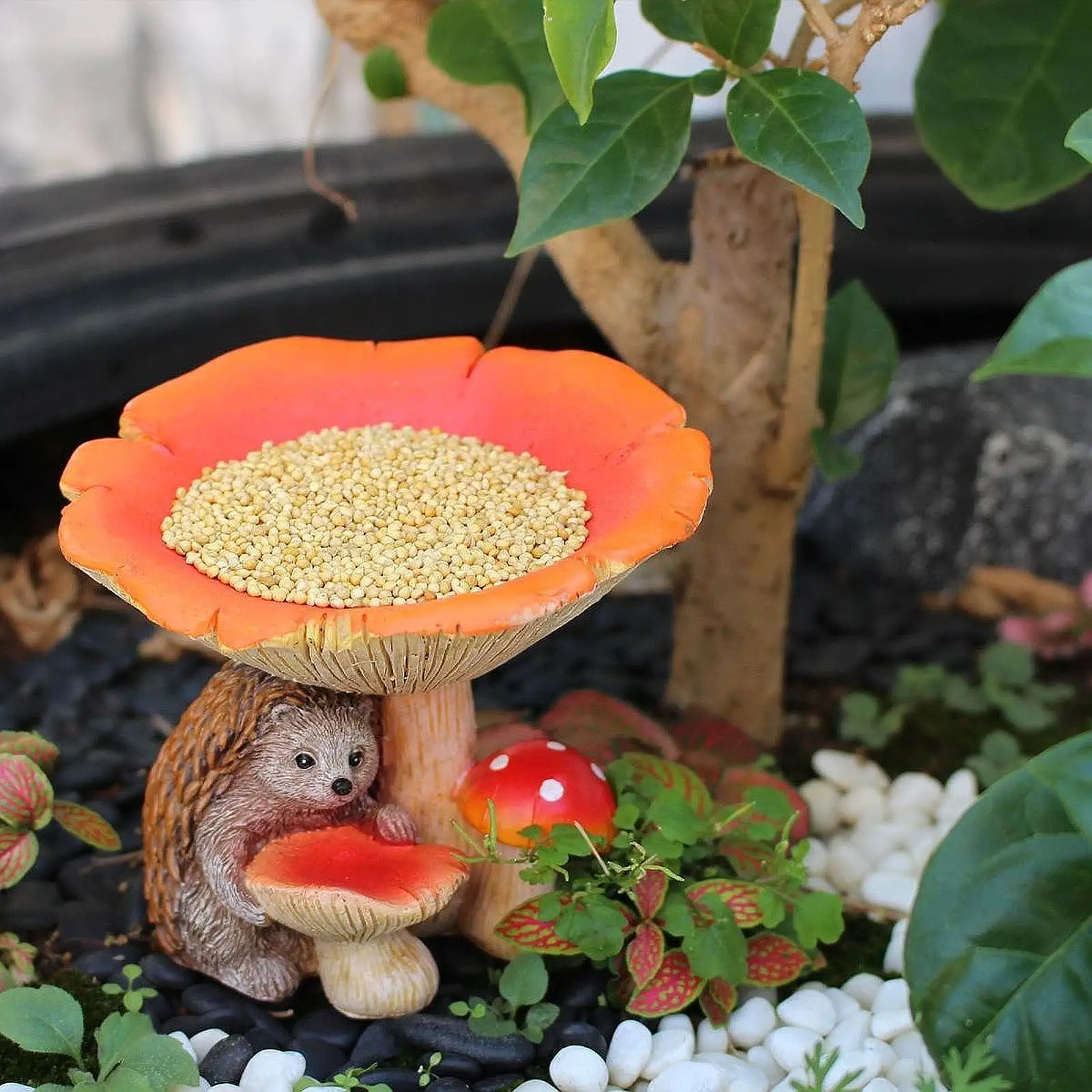 Hedgehog Mushroom Garden Statue Bird Feeder Figurine Small Sculpture for Yard Art Porch Outdoor Courtyard Micro Landscape Decor