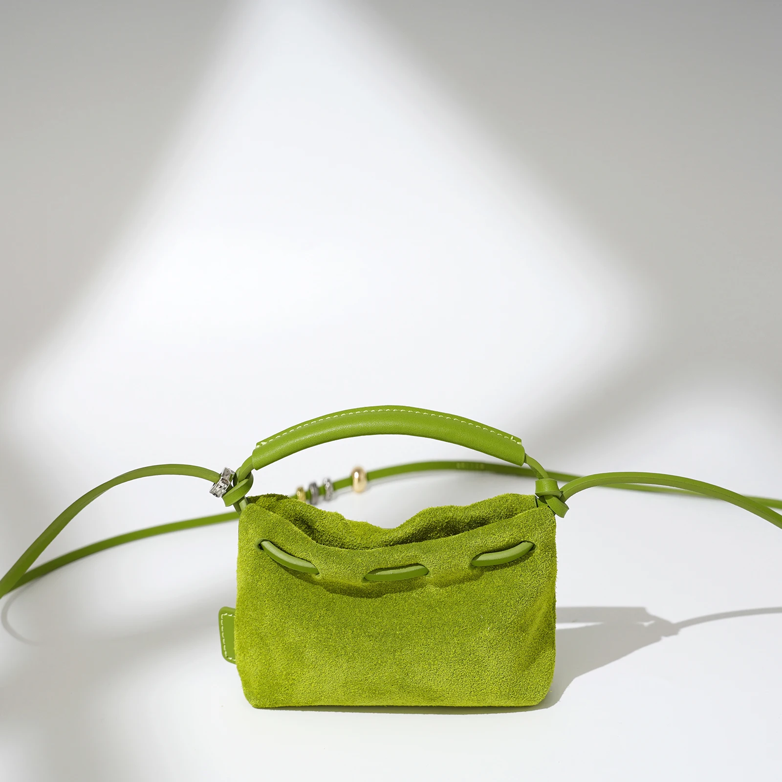 

Summer New Retro Mini Bag Matte Leather Commuter Handbags Niche Design One-Shoulder Crossbody Bags Cloud Cowhide Suede Handbag