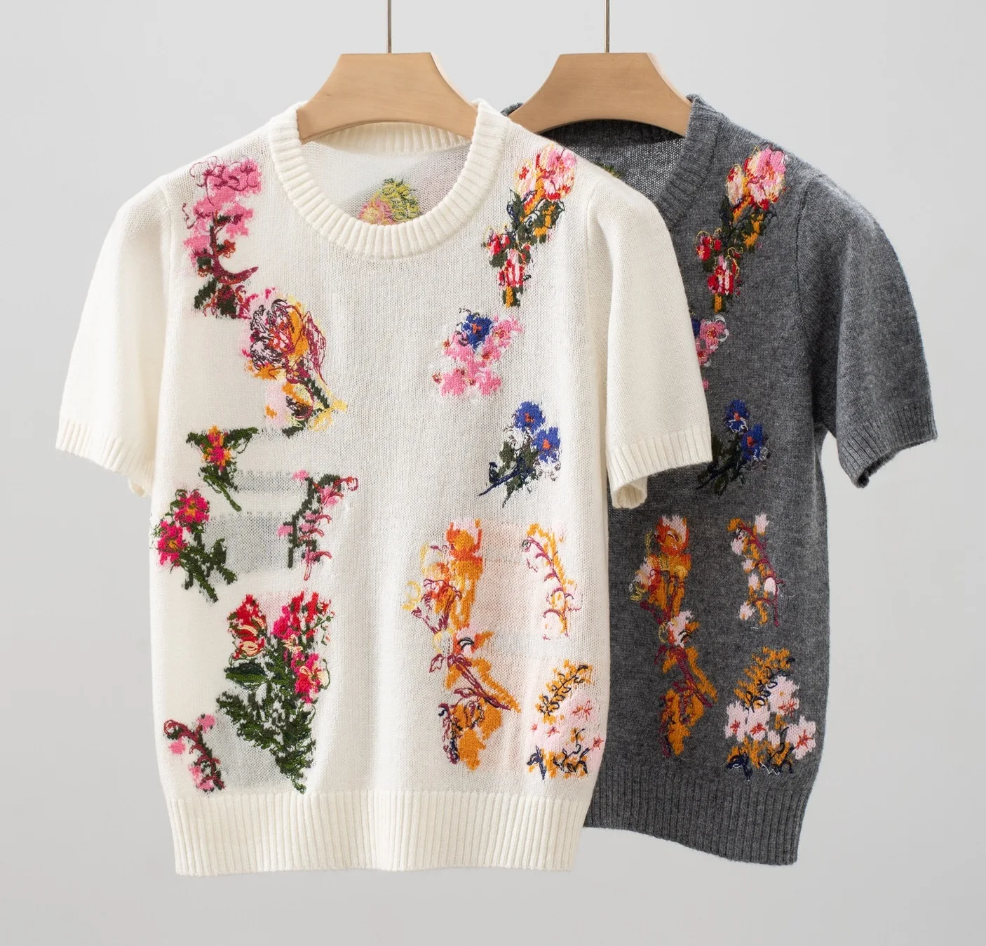 

New Arrival Sweater & Pullovers 2025 Autumn Fashion Tops Lady Colorful Floral Embroidery Short Sleeve Elegant Beige Grey Jumpers