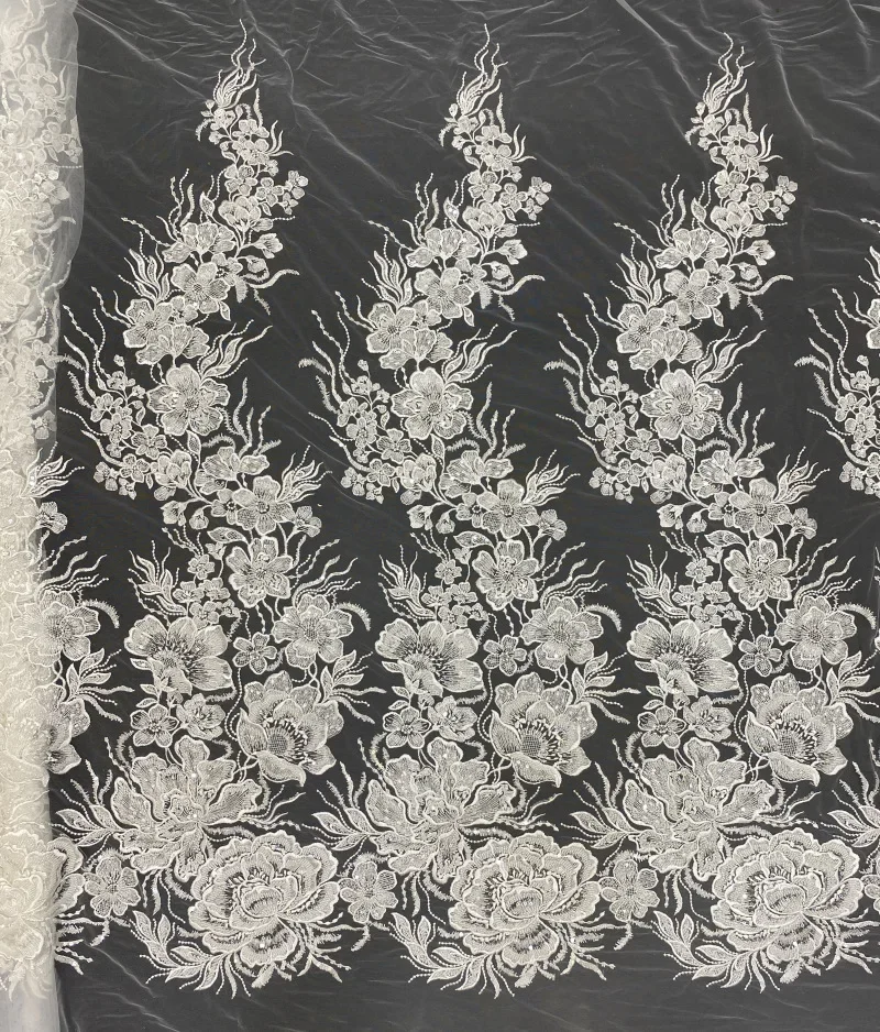 

Off White Tulle Mesh Beading Lace for Wedding High Quality Continuous Fabric Luxurious Big Rose Embroidery Beaded Lace Fabric