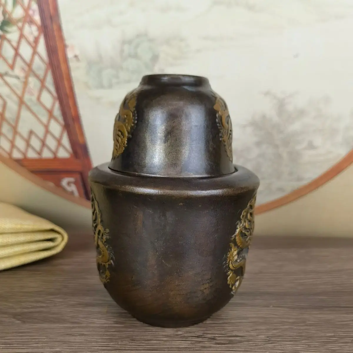 Antiques and antiques collection old copper gilt relief dragon pattern wine warmer three-piece set