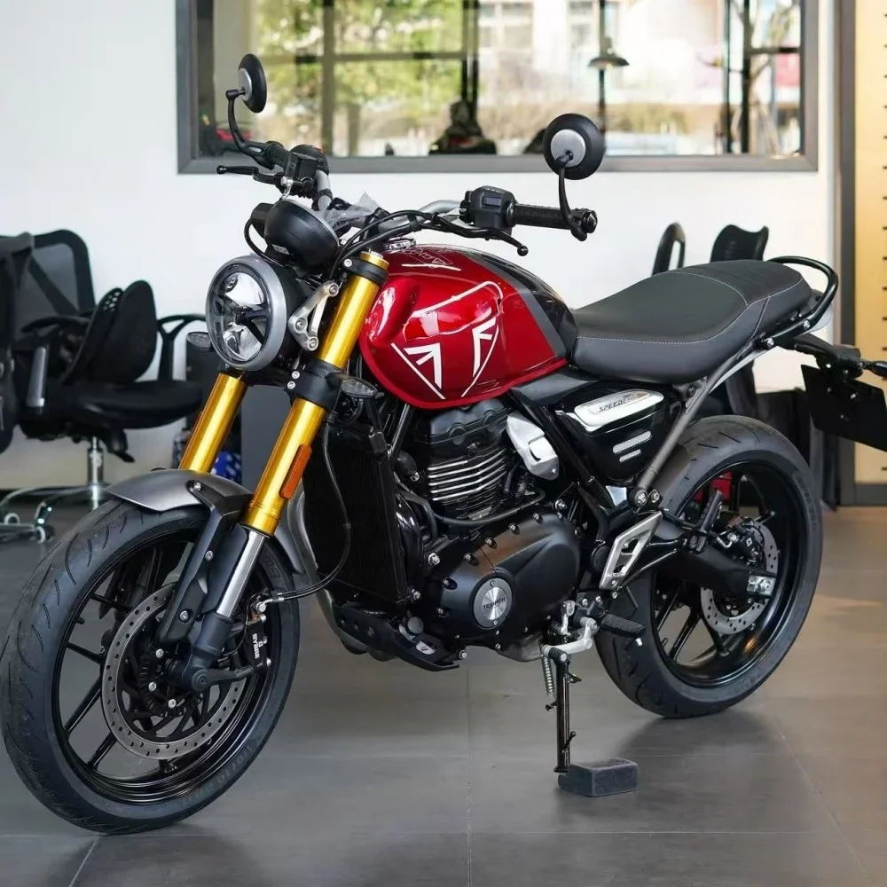 For Speed 400/Street Triple 765/Speed Triple 1200 RS, modification accessories include rearview mirrors and handlebar reflectors
