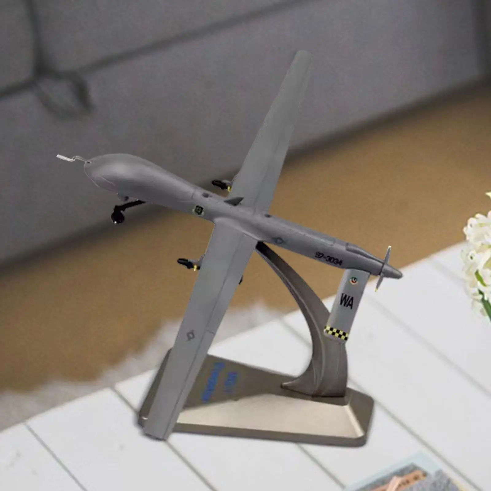 Alloy 1/72 MQ-1 Model samolotu Diecast Pomoce dydaktyczne Pamiątka ze stojakiem na szafkę TV Bar Półka na książki Sypialnia Kawiarnia