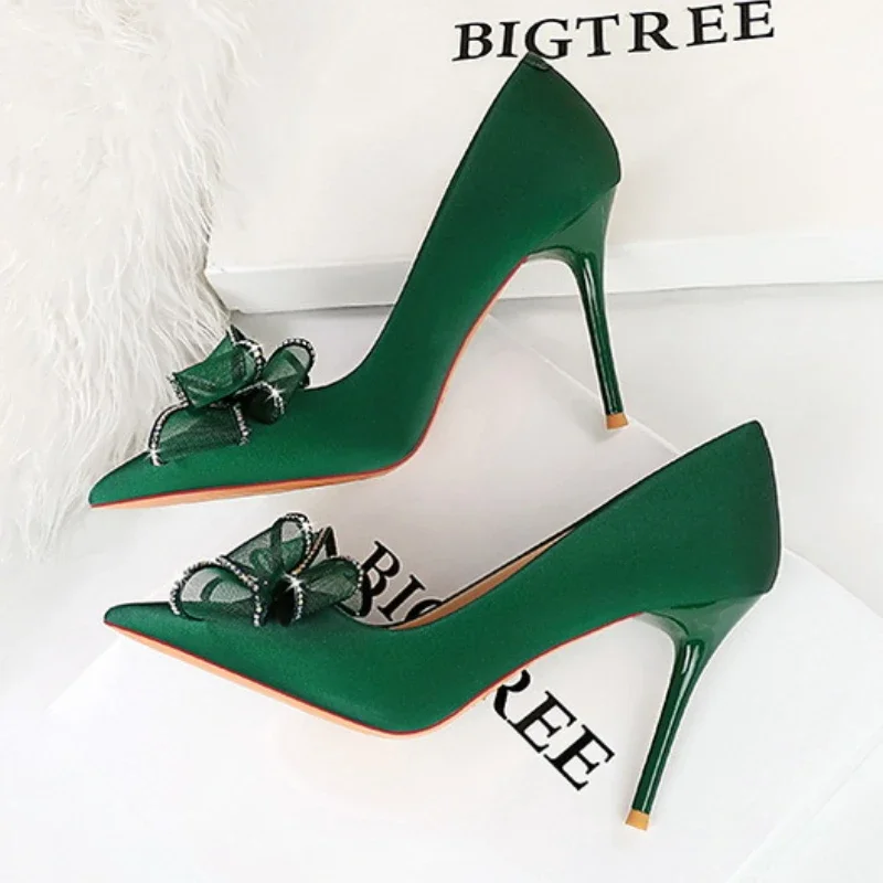 BIGTREE موضة فراشة عقدة حجر الراين كريستال الحرير النساء مضخات الربيع رقيقة الكعوب مثير أشار تو أحذية حفلات الزفاف