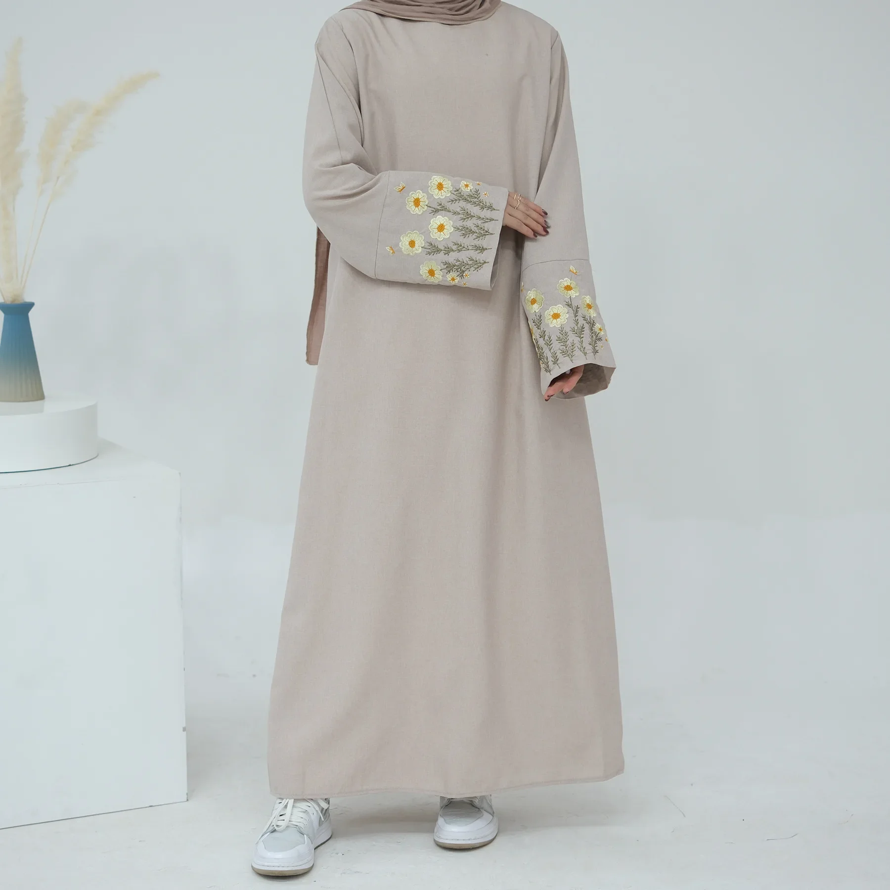 

Floral Embroidery Closed Abaya Dress Linen Muslim Saudi Abayas for Women Dubai Luxury Eid Islamic Clothing Turkish Hijab Dresses