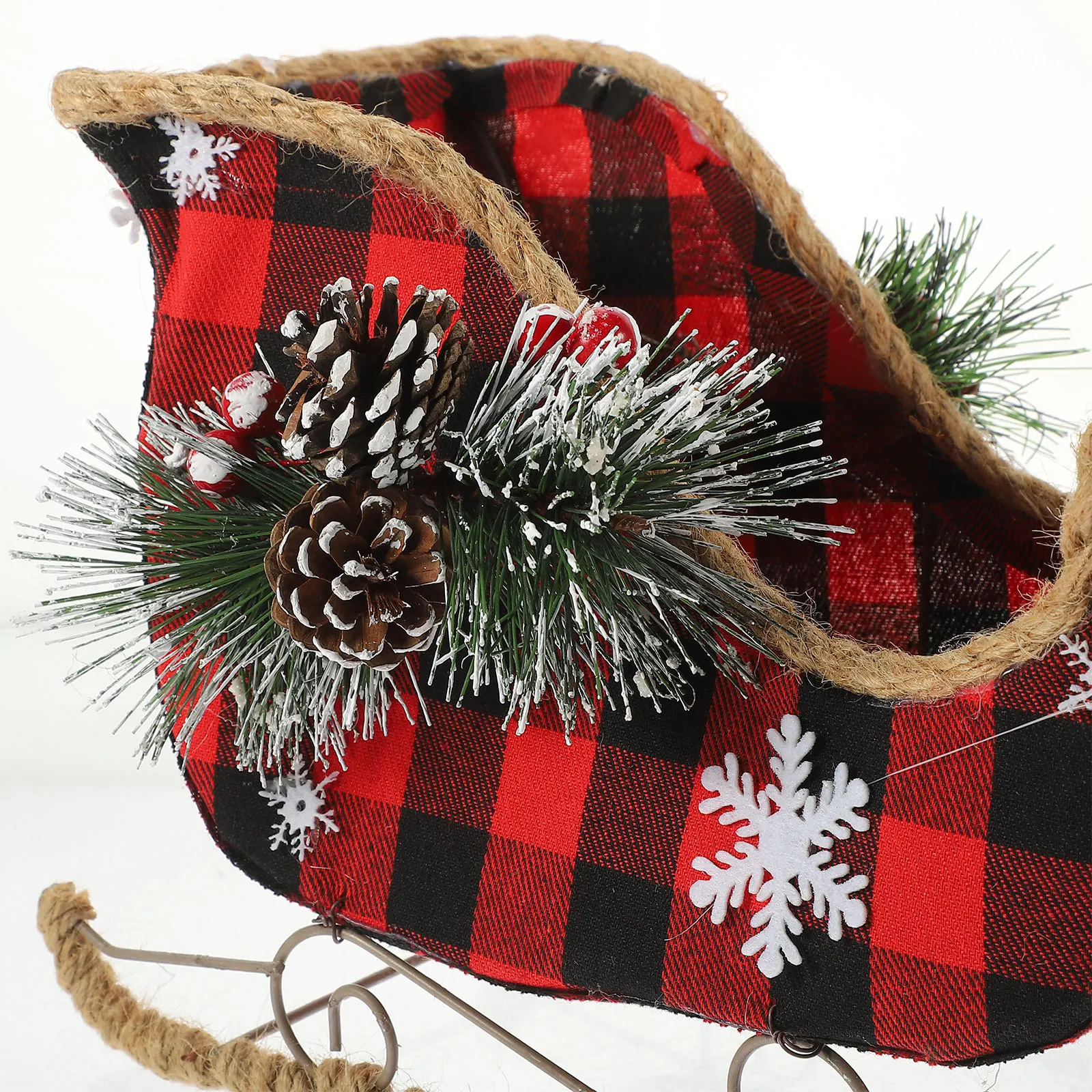 

Christmas Sleigh Decor Metal Sleigh Ornament for Desktop Holiday Decoration Xmas Home Office Shop Restaurant Party Festive