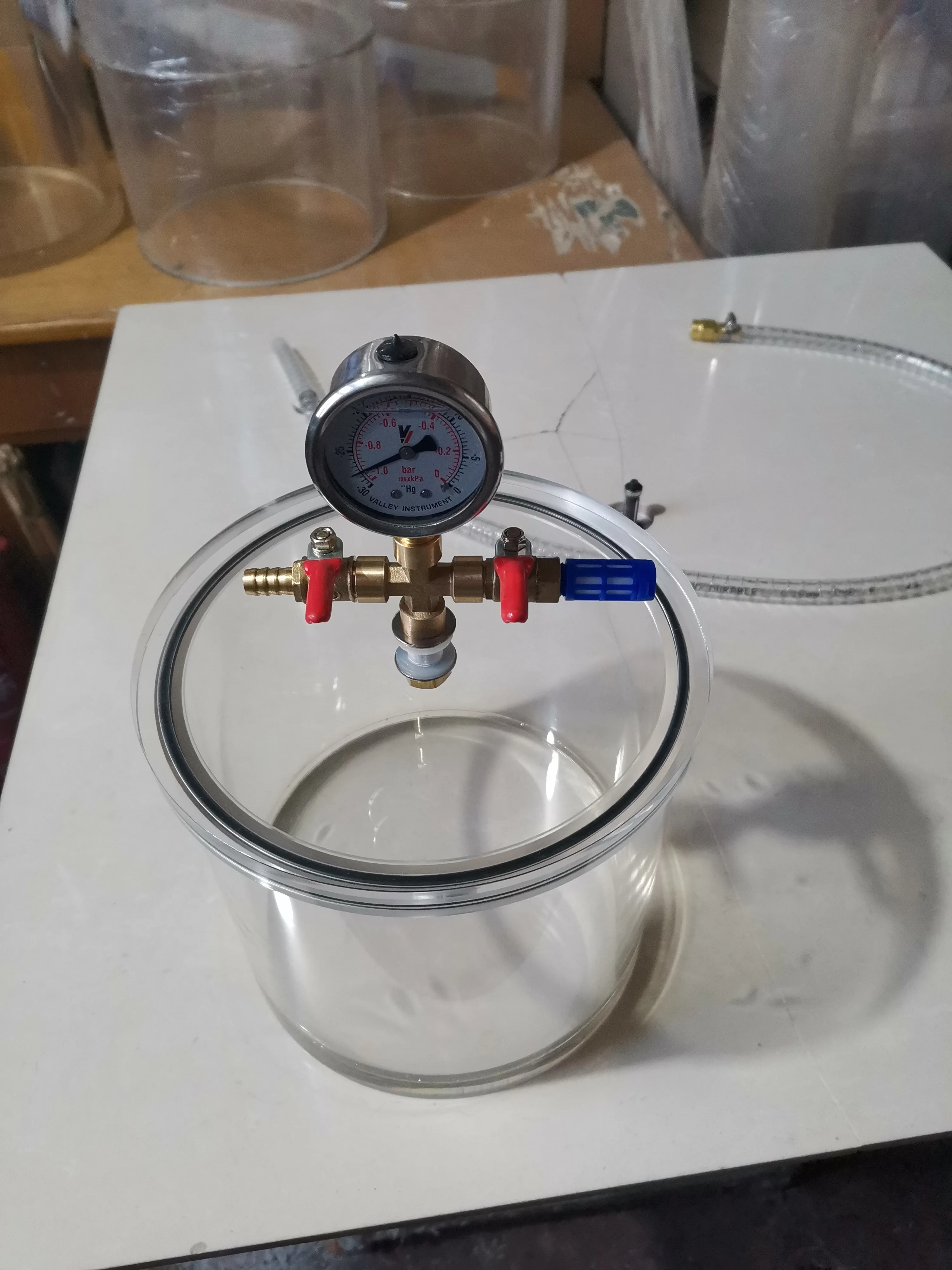 

Transparent Vacuum Negative Pressure Sealing Bucket Defoaming Tank Packaging Sealing Performance Leak Detector Acrylic Organic