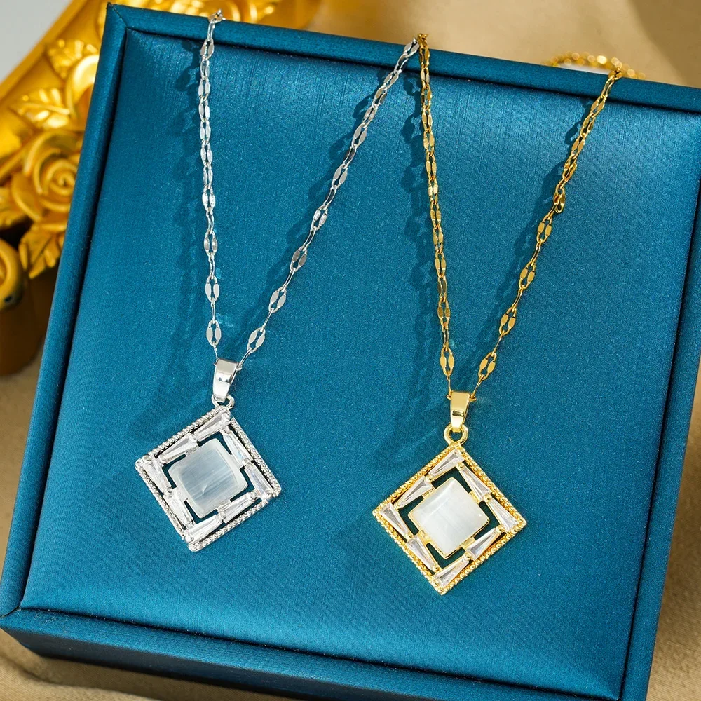 

103. Это уникальный и модный женский аксессуар с простым инкрустированным бриллиантами цепочкой на ключицу из кошачьего глаза.