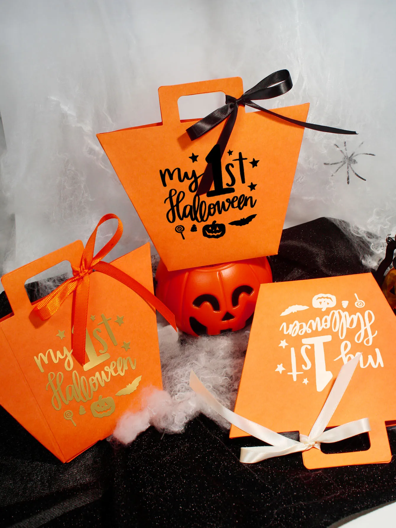 Halloween Treat Boxes “The first Halloween”There are three colors of ribbons available Halloween Candy Box Handbag