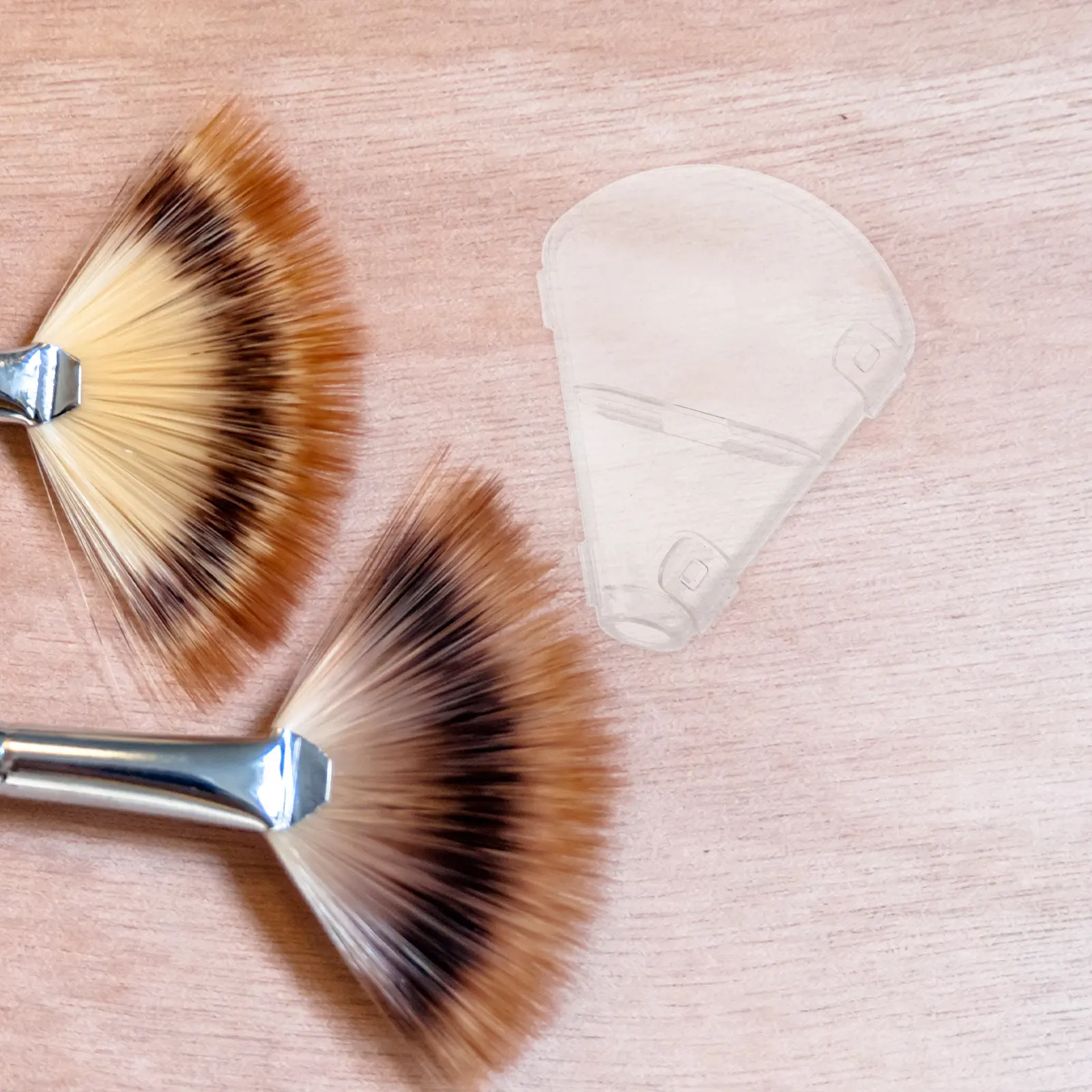 

10 шт. защитных колпачков для кистей для макияжа, прозрачные, в форме веера, для защиты от пыли и воды, органайзер для инструментов