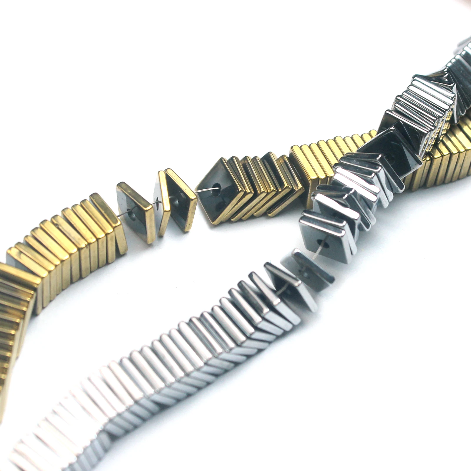 Flache quadratische Flocken aus Gold-Silber-Hämatit-Natursteinperlen, lose Spacer für DIY-Schmuckherstellung, Armbänder, Halsketten, Zubehör – Detail 9