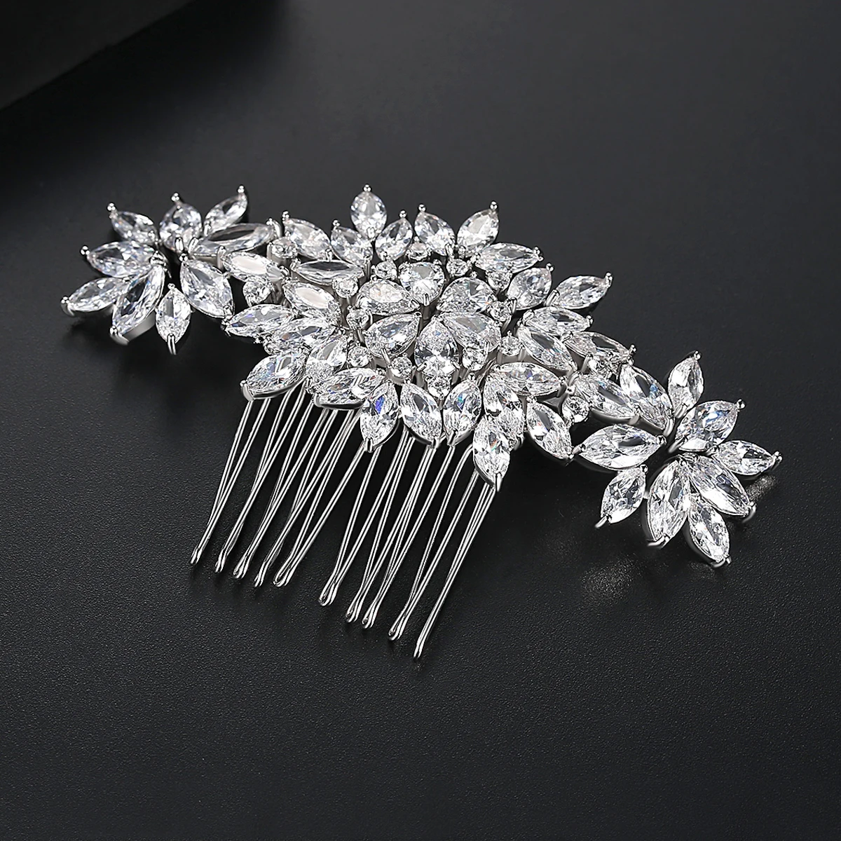 LUOTEEMI Gorgeous Flower Hair Accessories for Women Trendy Fashion Wedding Haircomb Jewelry Wedding Decoration for Bridesmaid