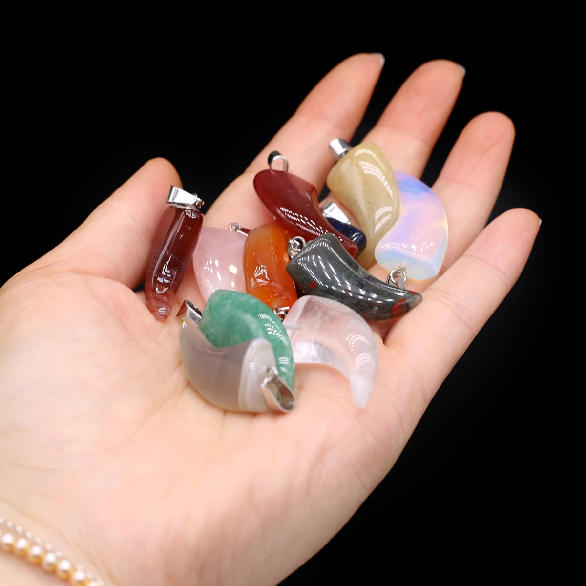 2pcs/set Random Color Natural Stone Pendant Animals Crystal Agate Charms for DIY Women Men Necklace Jewelry Making Accessories