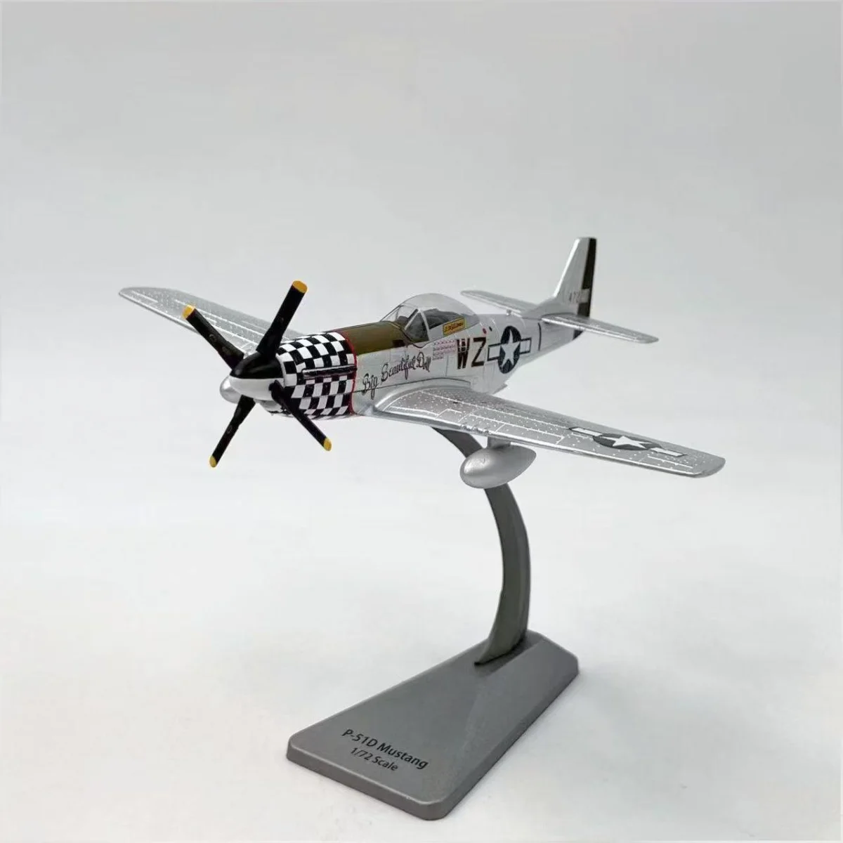 Pressofuso in scala 1:72 della Seconda Guerra Mondiale Forze alleate US Army Aviation P-51D Mustang Fighter Modello di aereo in lega Giocattolo da collezione Regalo