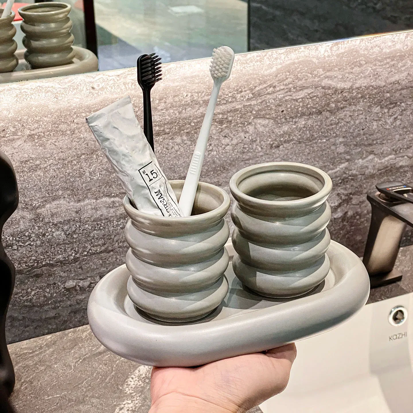 Bathroom Wash Set Ceramic Lotion Bottle Rinse Cup Bathroom Hotel Decor Shampoo Dispenser Bottle White Ceramic Soap Dispenser