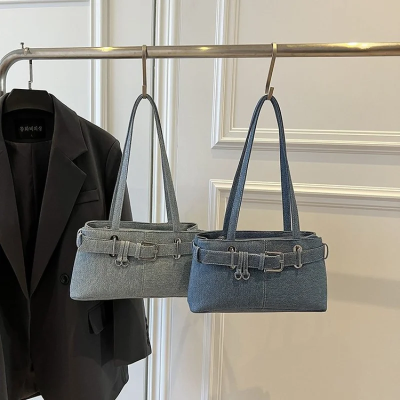 

Ladies Hand Bags Made Of Fine Leather Featuring Classic Paris Style And Casual Vintage Neat Look​