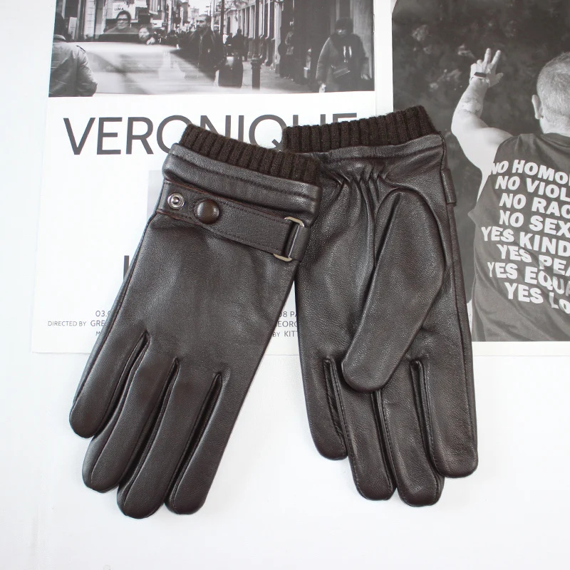 Nuevos guantes de piel de oveja para hombre, estilo de otoño con botones, pantalla táctil, forro polar cálido, guantes de cuero para conducir para