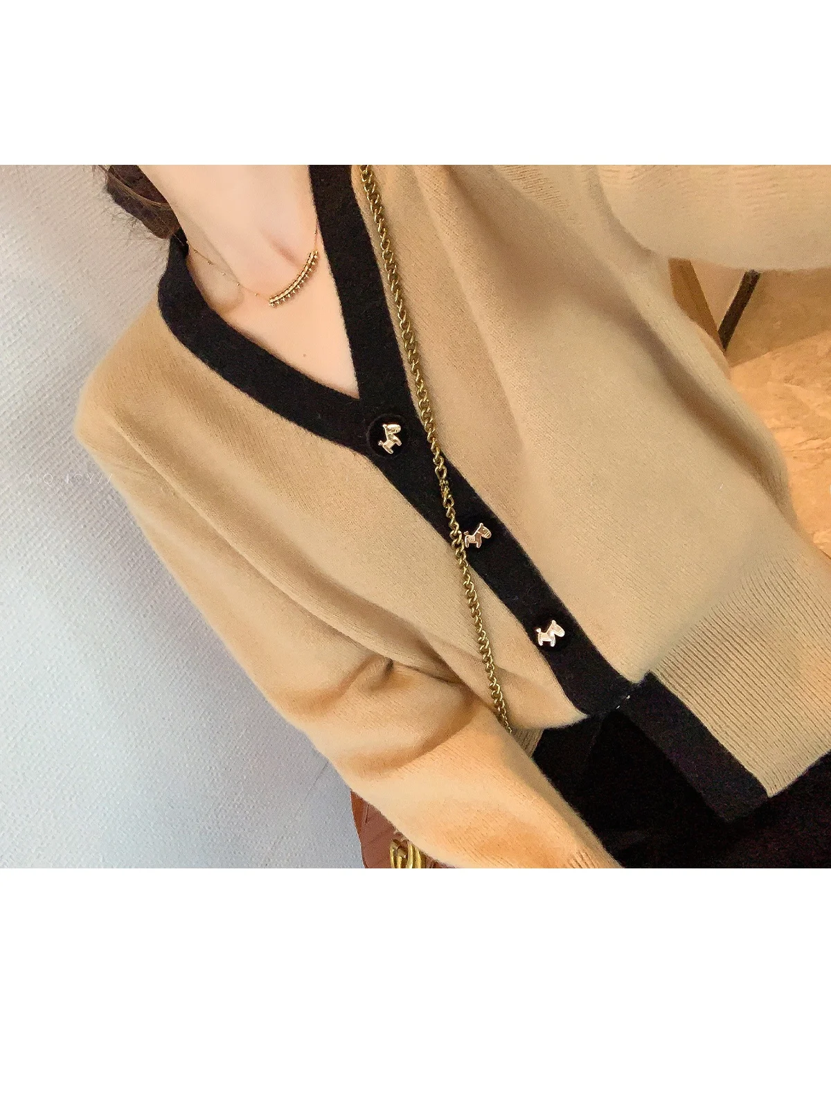 

Faionable Knitted Long Sve V-Ne Color Blo Women's Top Commute Sle Winter New Arrival Love Devil Fi Design