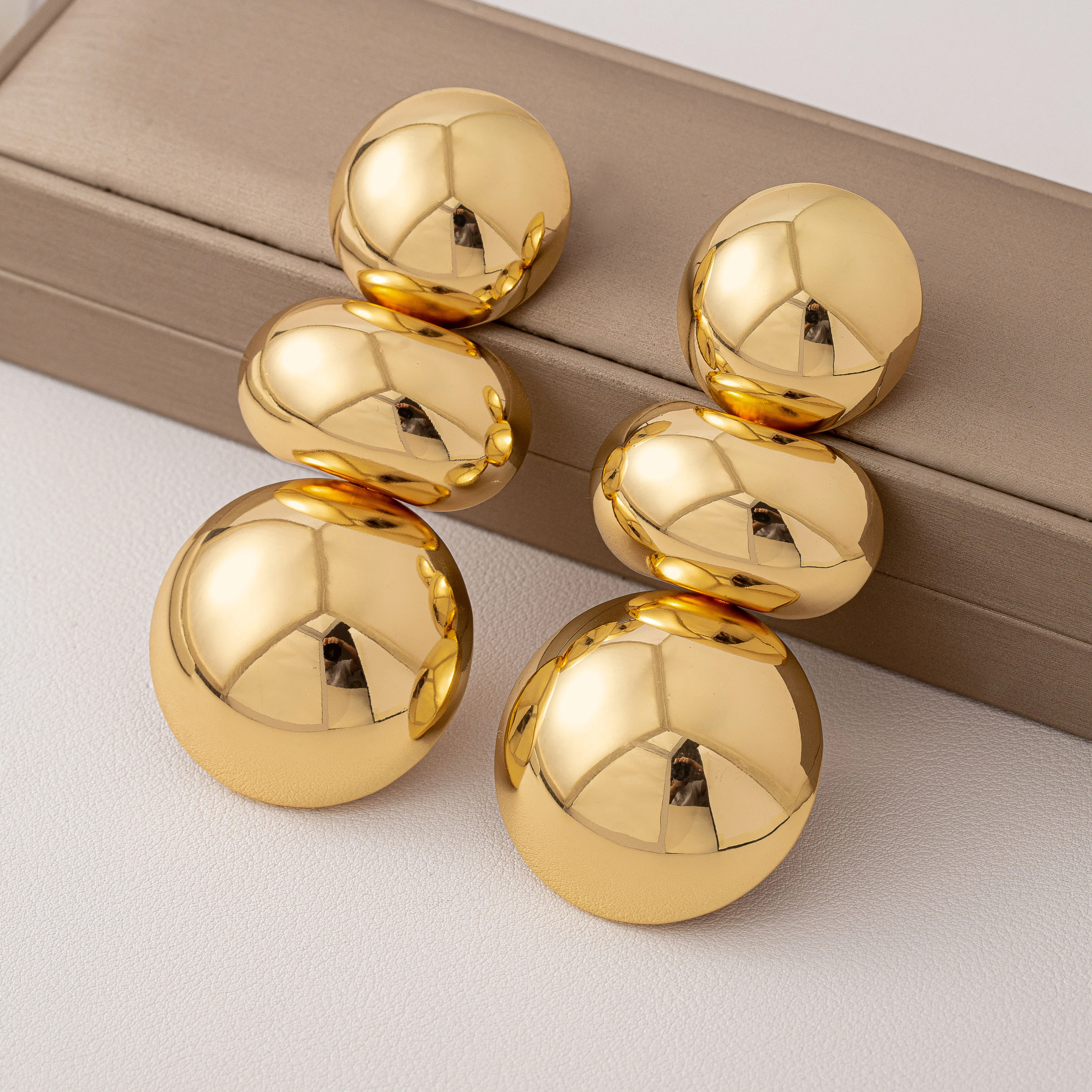 European and American style geometric circular oval splicing thick earrings, street photography travel and vacation jewelry