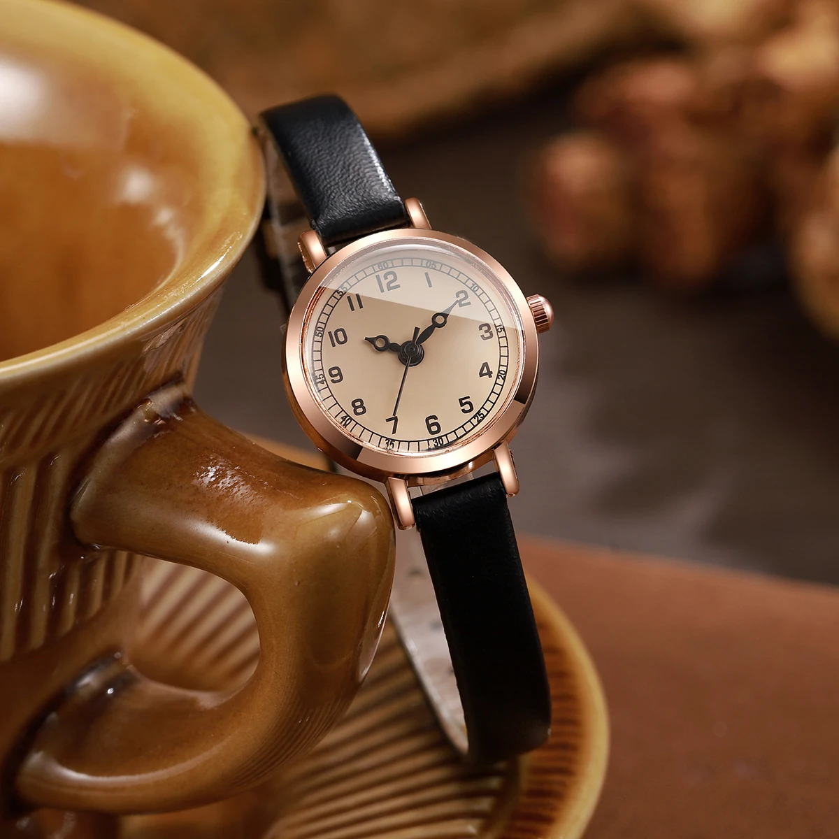 

Модные женские кварцевые часы с маленьким арабским циферблатом, элегантные ультратонкие наручные часы с кожаным ремешком, Reloj Mujer, часы для девочек, подарок