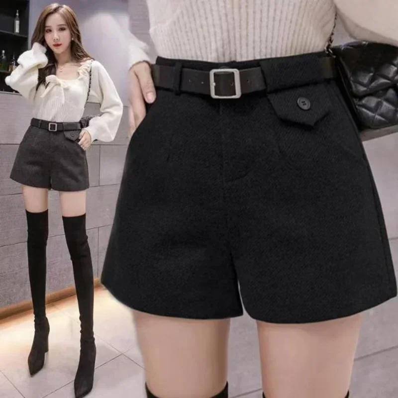 Women's Woolen Shorts for Fall and Winter High-Waisted Thick Shorts Black Korean Style Slimming A-Line Tapered Pants with Boots