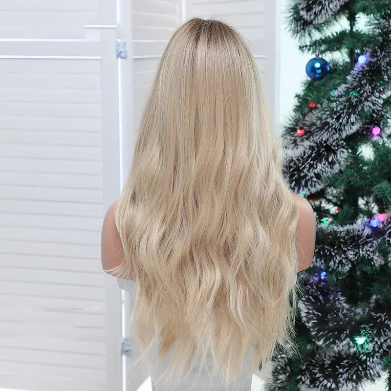 クリアランス セール: ウェーブのかかったふわふわしたエンドが付いた 26 インチの前髪合成フェイクヘア、女性の日常のロールプレイングに最適