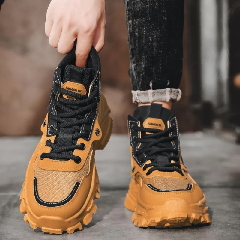 

Мужские высокие рабочие ботинки весны и осени 2024, дышащие винтажные британские уличные походные противоскользящие стильные байкерские ботинки для пустыни