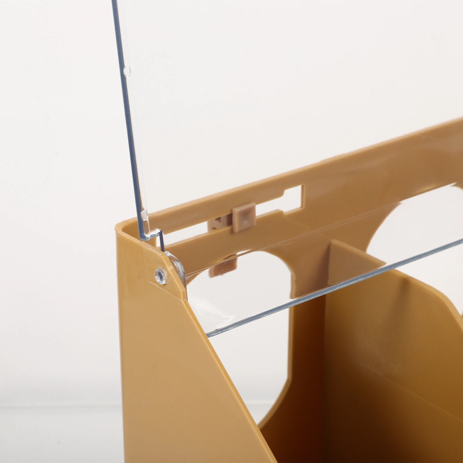 

Plastic Hanging Bird Feeder Pigeon Feed Box Large Capacity Cage Feeder Easy Assemble Bird Food Container for Parrot Cage