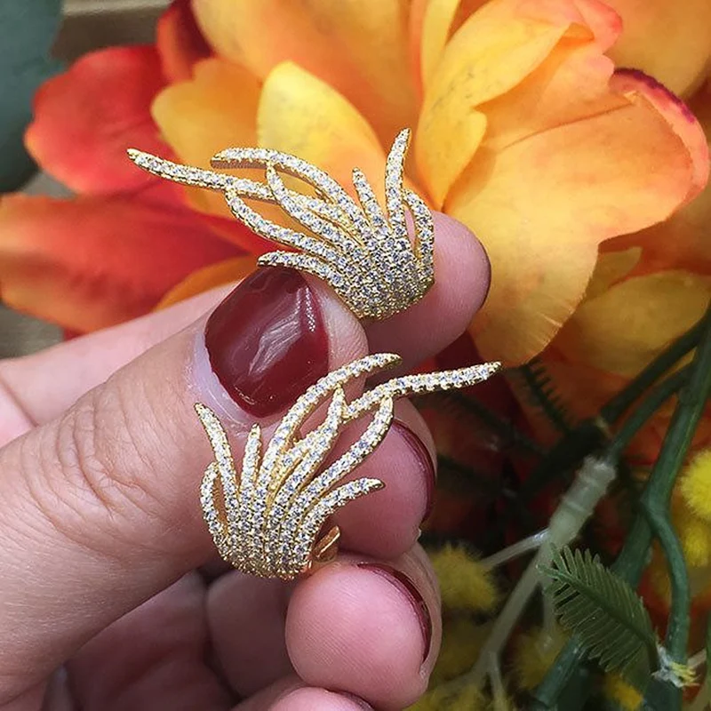 Huitan Unregelmäßige Pflanzen-Creolen voller mit schillerndem Zirkonia, schicker Ohrschmuck für Frauen, Hochzeit, neuer trendiger Schmuck