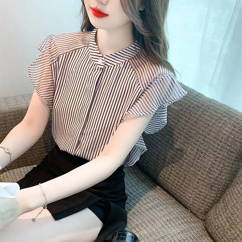 Striped Chiffon Pleated Blouse Summer New Short Sleeve Thin All-match Youth Elegant Shirt Tops Korean Fashion Women Clothing