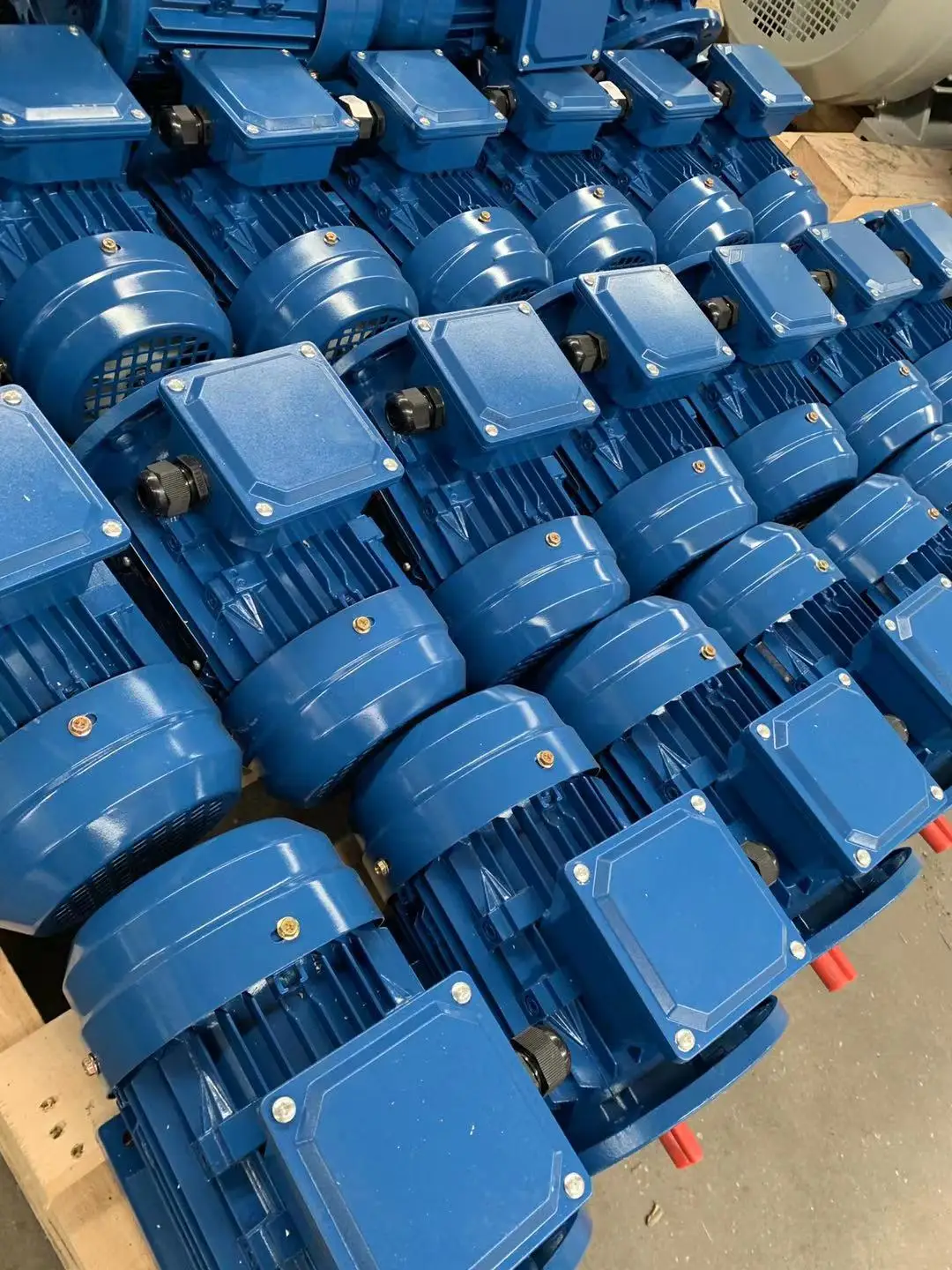 كفاءة عالية 18.5KW 25hp YE3-180M-4 نمط جديد 4-القطب 3-Phase محرك تحريض يعمل بالتيار المتردد منخفضة الضوضاء السنجاب قفص المحرك أفضل بائع