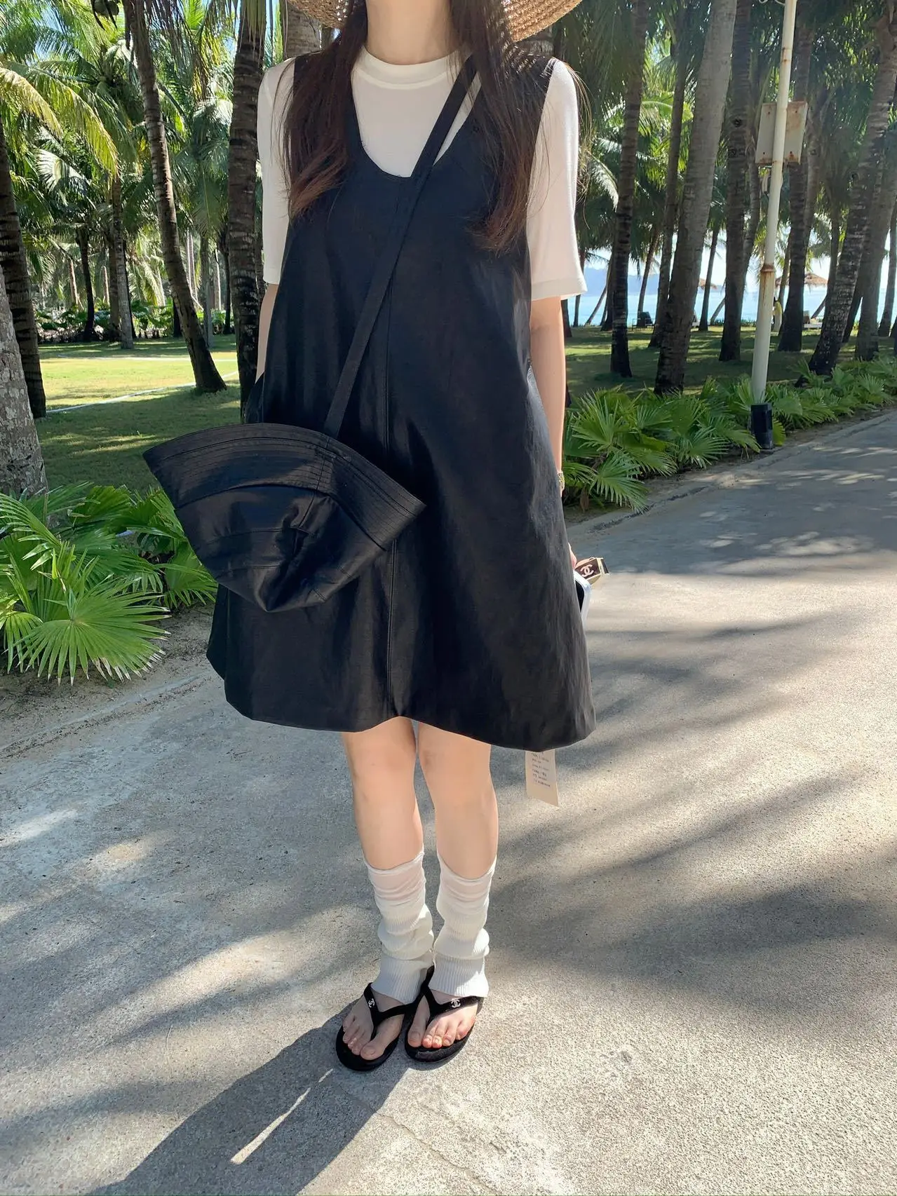 

Стильное платье-жилет из искусственной кожи с U-образным вырезом и шляпкой, с эффектом утяжки талии, модный тренд ранней весны, милый стиль, юбка А-силуэта с высокой талией