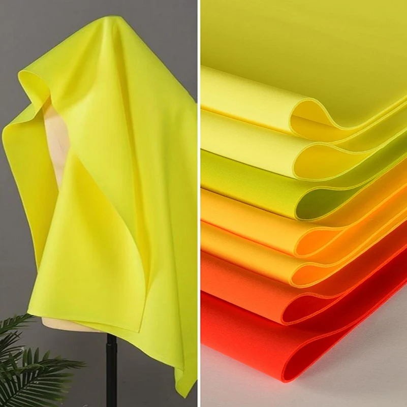 厚手のニット生地,黄色のシリーズ,立体的なシルエット,0.5メートルの伸縮性