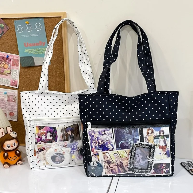 

Классическая и популярная кожаная сумка-мессенджер для женщин. Элегантная сумка известного дизайнера. Роскошный бренд.