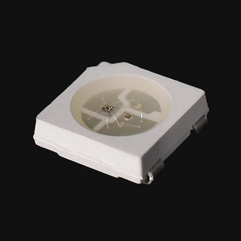 AT53 500 قطعة WS2812B (4 دبابيس) LED رقاقة 5050 RGB SMD النسخة البيضاء WS2812 بكسل رقمية قابلة للعنونة بشكل فردي DC5V