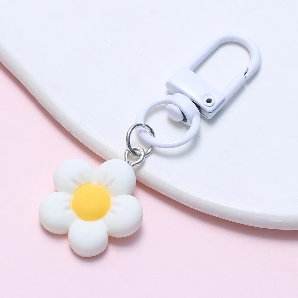 

Kawaii Cartoon Colorful Flower Keychains Resin Flower Charm Accessories Bag Pendant Keychain Pendant Women