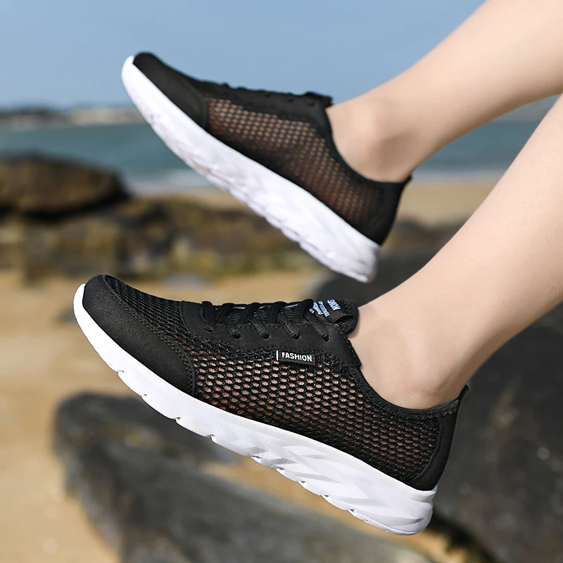 2023 Mesh Men casual shoes Summer Breathable Sneakers Comfortable Lightweight Walking Footwear Male Running Sport Shoes