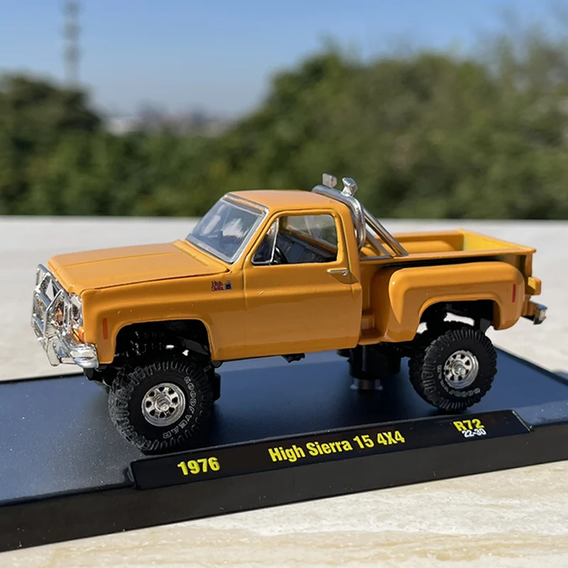 

Литой внедорожник GMC 4X4 масштаб 1:64, модель игрушечного автомобиля, классический фотоорнамент, подарок, статический дисплей